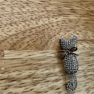Rhinestone Cat Brooch with Gold Bow